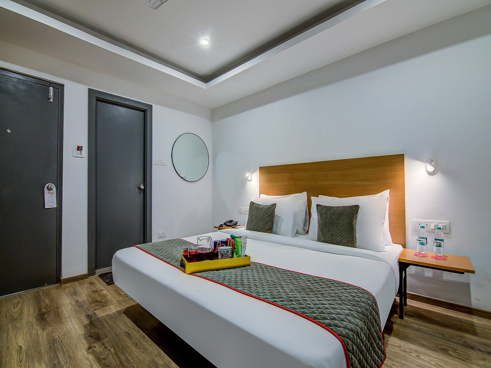 Oyo Townhouse 034 -Halcyon Hitech City Road Hyderabad Exterior photo
