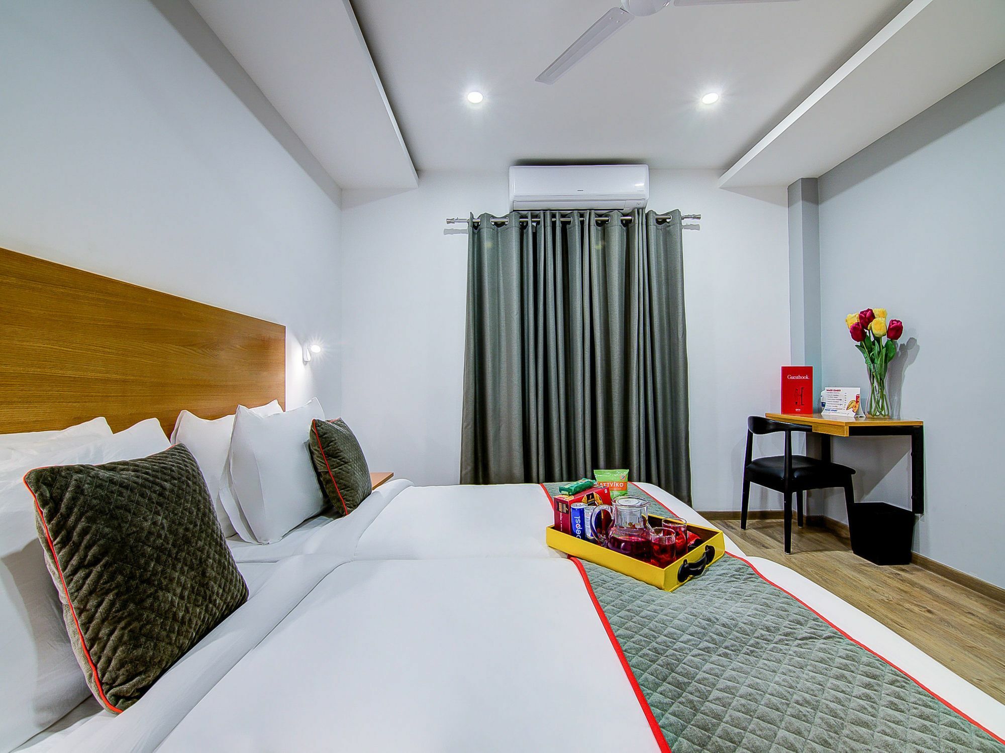 Oyo Townhouse 034 -Halcyon Hitech City Road Hyderabad Exterior photo